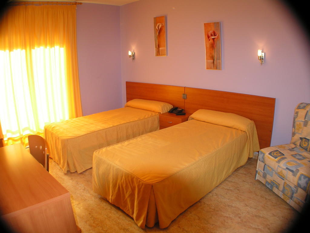 Hotel Zaytun Mequinenza Szoba fotó