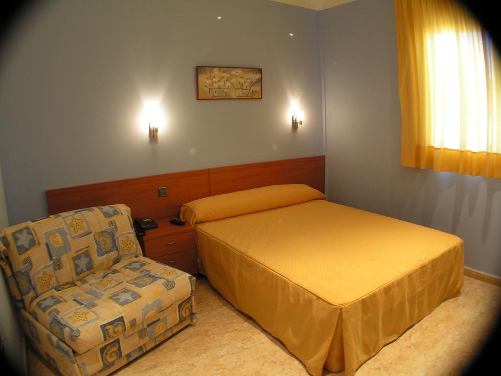 Hotel Zaytun Mequinenza Szoba fotó